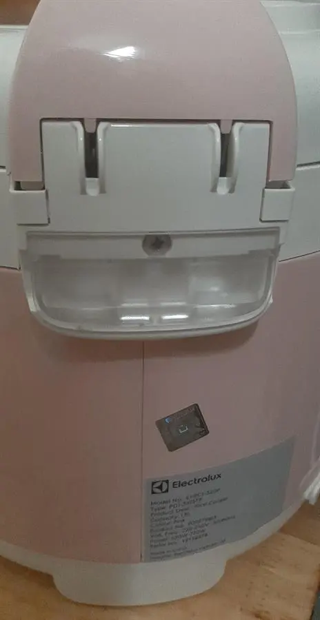 Khách hàng review Nồi cơm nắp gài Electrolux 1.8 lít E4RC1-320P 13