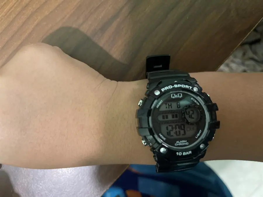 Khách hàng review Đồng hồ Q 2