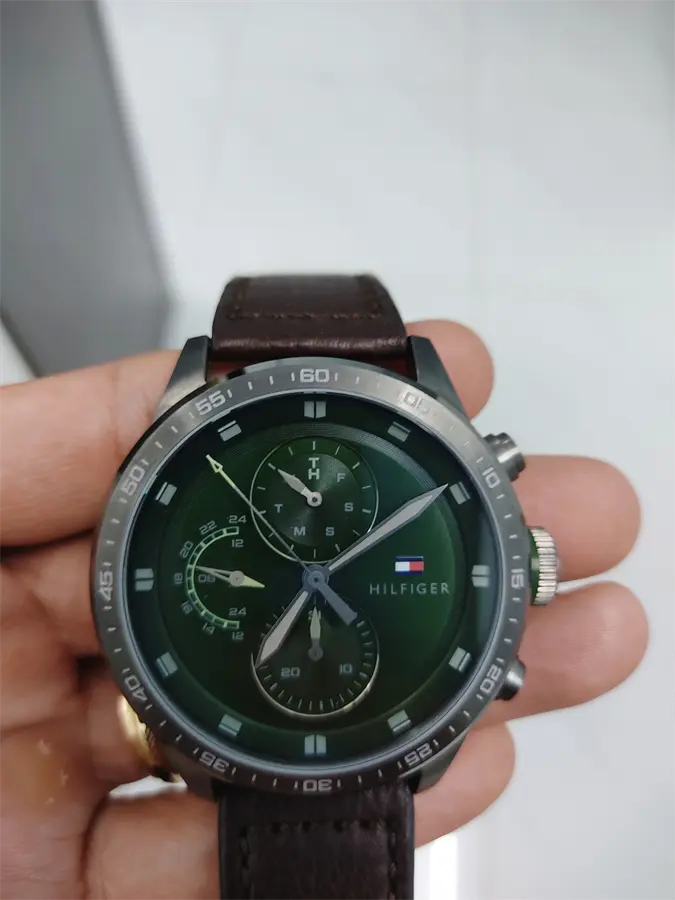 Khách hàng review Đồng hồ TOMMY HILFIGER Trent 46 mm Nam 1791809 1