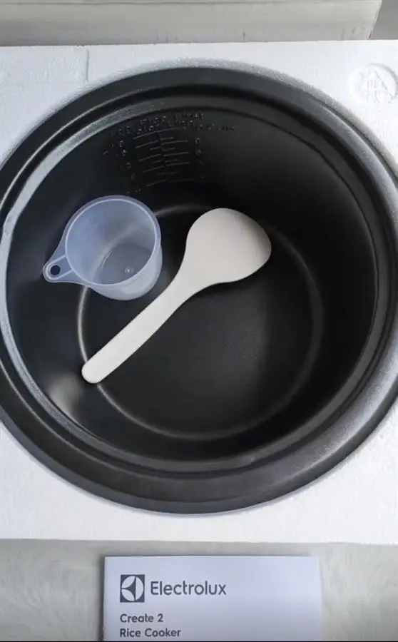 Khách hàng review Nồi cơm nắp rời Electrolux 1.8 lít E2RC1-320W 3