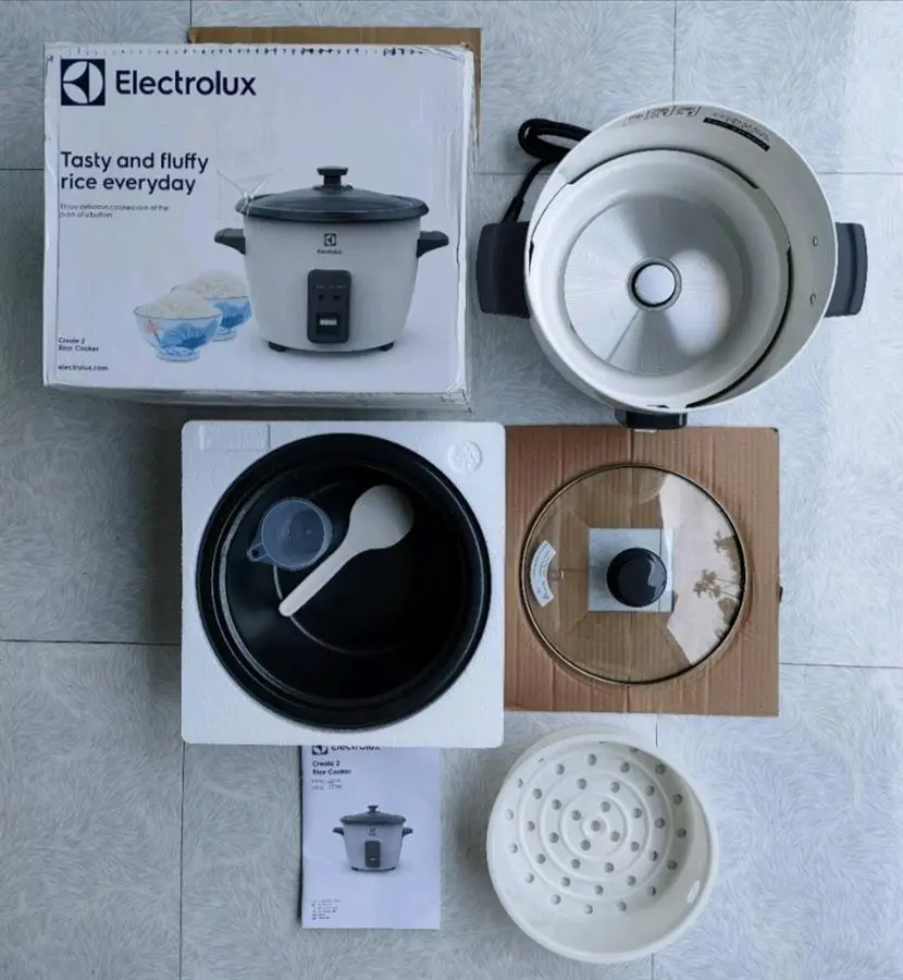 Khách hàng review Nồi cơm nắp rời Electrolux 1.8 lít E2RC1-320W 2