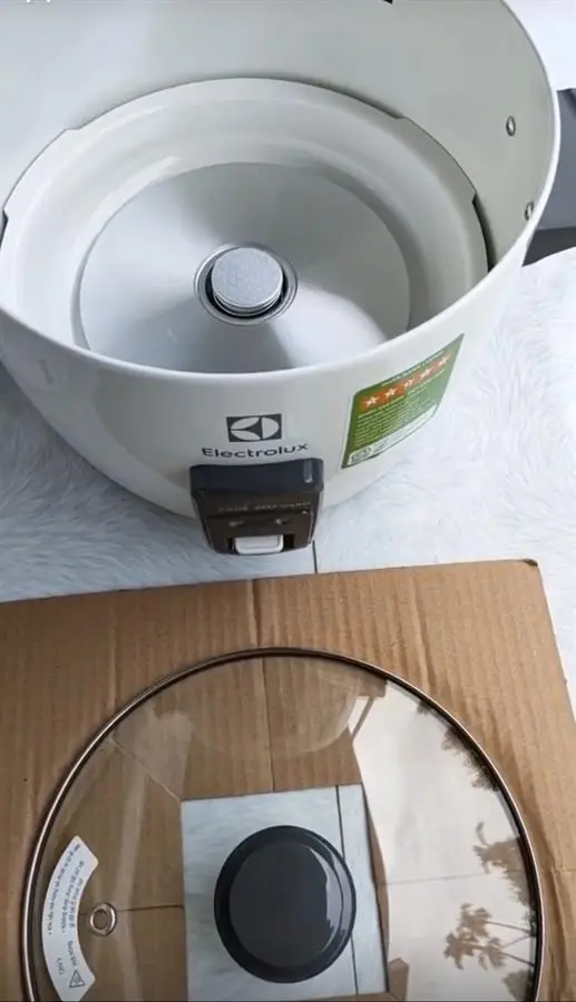 Khách hàng review Nồi cơm nắp rời Electrolux 1.8 lít E2RC1-320W 1