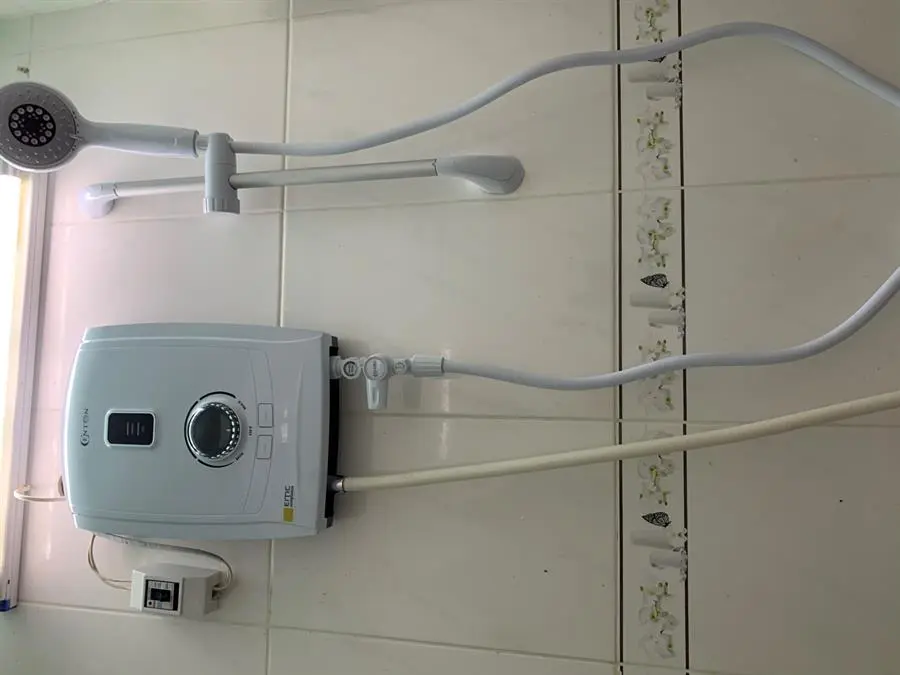 Khách hàng review Máy nước nóng trực tiếp Centon 4500W GD600ESP FL EMC 1