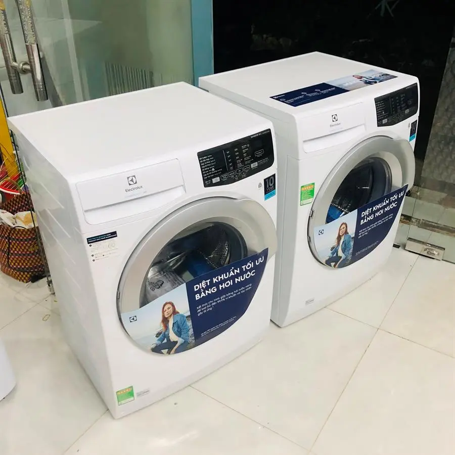 Khách hàng review Máy giặt Electrolux Inverter 8 kg EWF8025CQWA 1