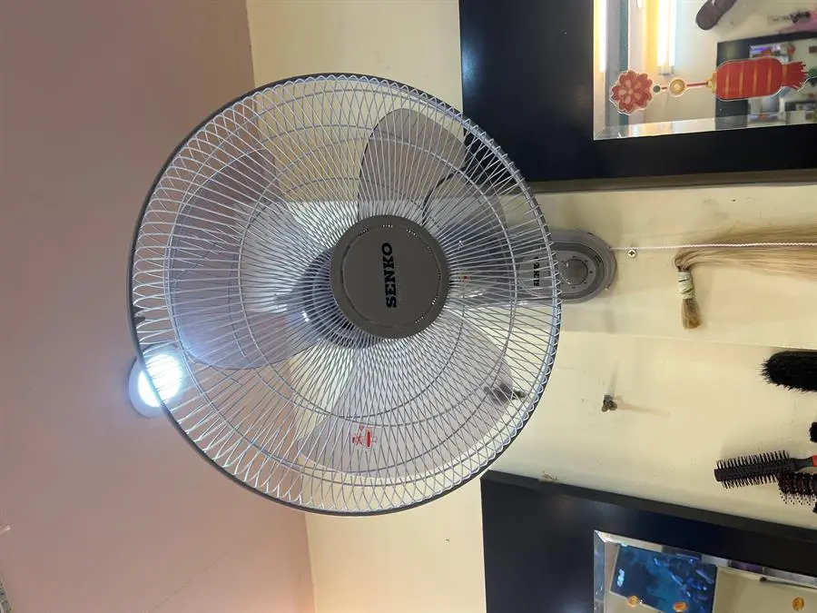Khách hàng review Quạt treo tường Senko 3 cánh T1680 47W 23