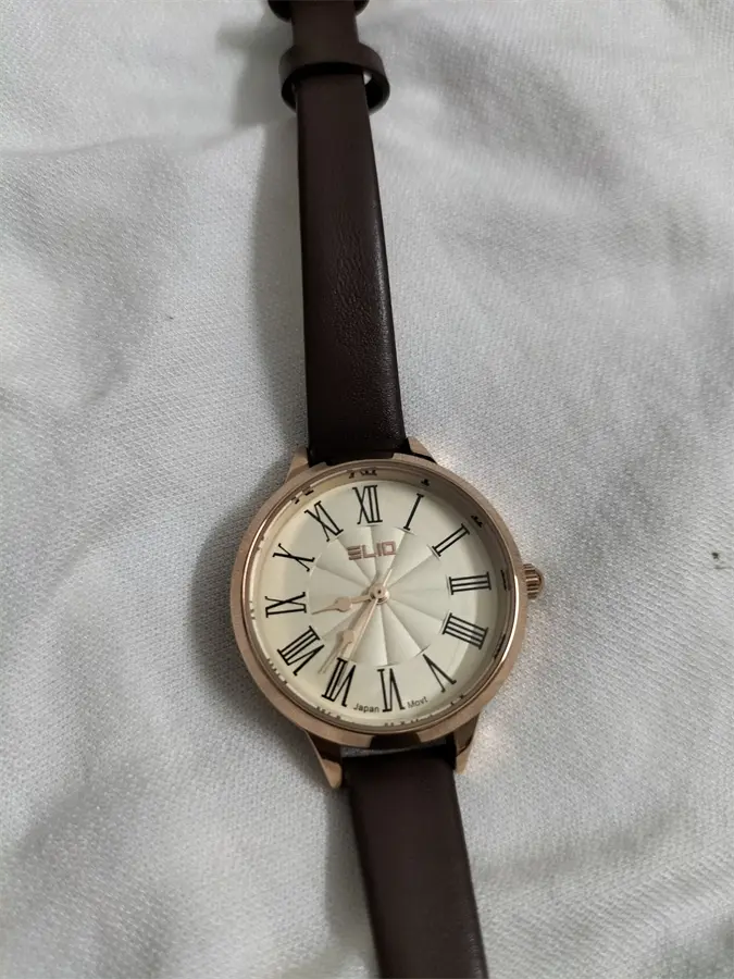 Khách hàng review Đồng hồ ELIO 28 mm Nữ EL112-02 1