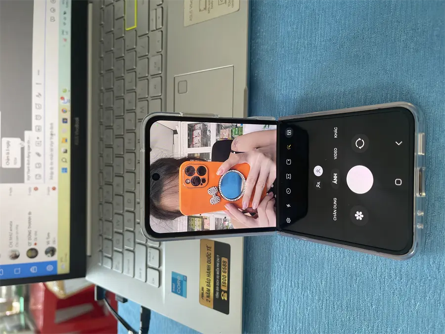 Khách hàng review Điện thoại Samsung Galaxy Z Flip4 5G 128GB 11