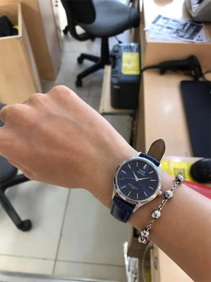 Khách hàng review Đồng hồ Q 2
