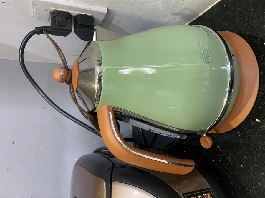 Khách hàng review Bình đun siêu tốc Delonghi 1.7 lít KBOV2001.GR 1