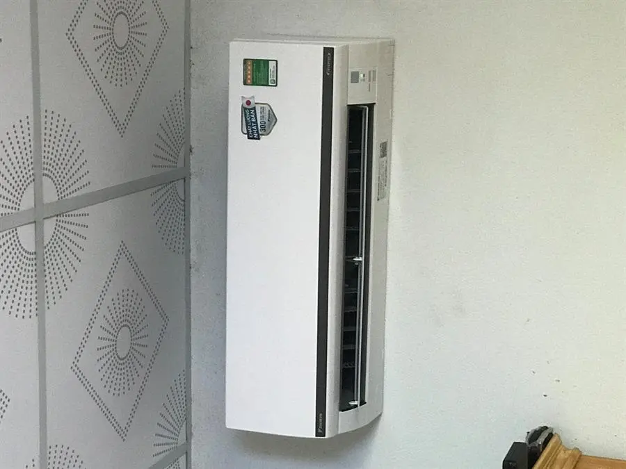 Khách hàng review Điều hòa Daikin Inverter 8500 BTU FTKB25WMVMV 32
