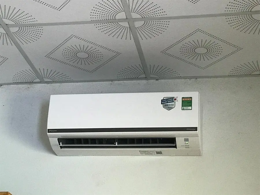 Khách hàng review Điều hòa Daikin Inverter 8500 BTU FTKB25WMVMV 33