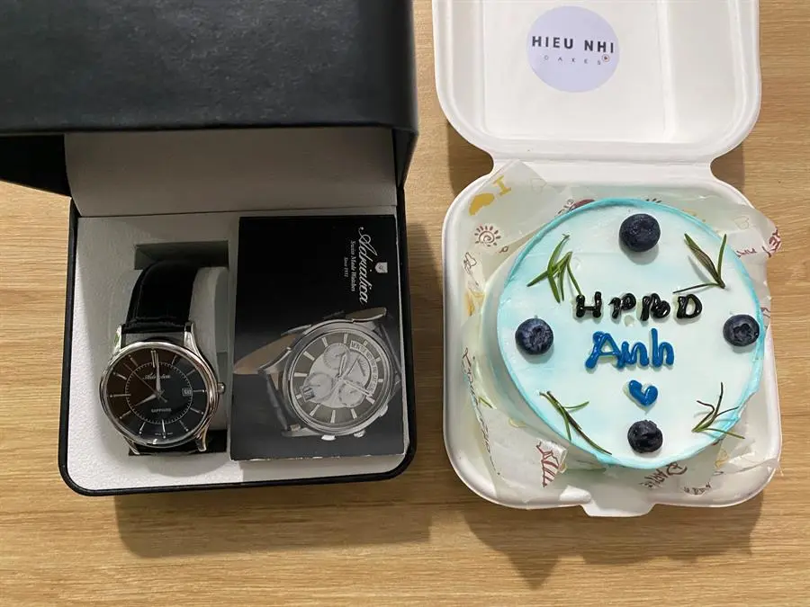 Khách hàng review Đồng hồ ADRIATICA 42 mm Nam A1296.5214Q 1