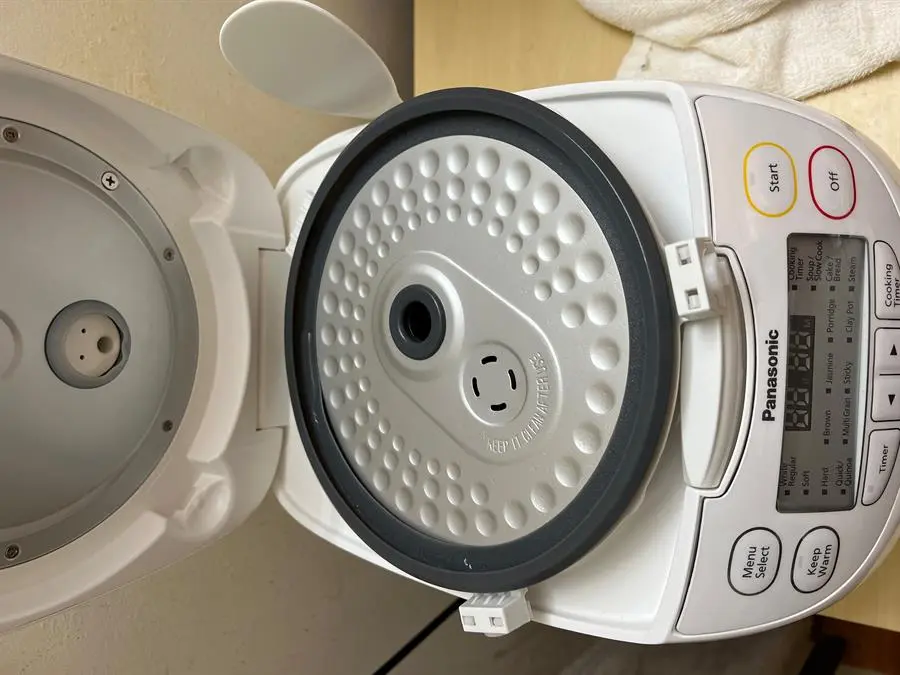 Khách hàng review Nồi cơm điện tử Panasonic 1 lít SR-CL108WRA 10