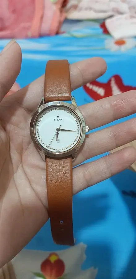 Khách hàng review Đồng hồ TITAN 34 mm Nữ 2570SL02 3