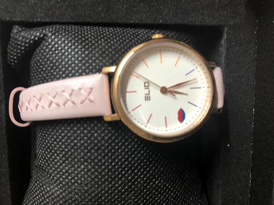 Khách hàng review Đồng hồ ELIO Nàng Thơ 30 mm Nữ EL024-01 8