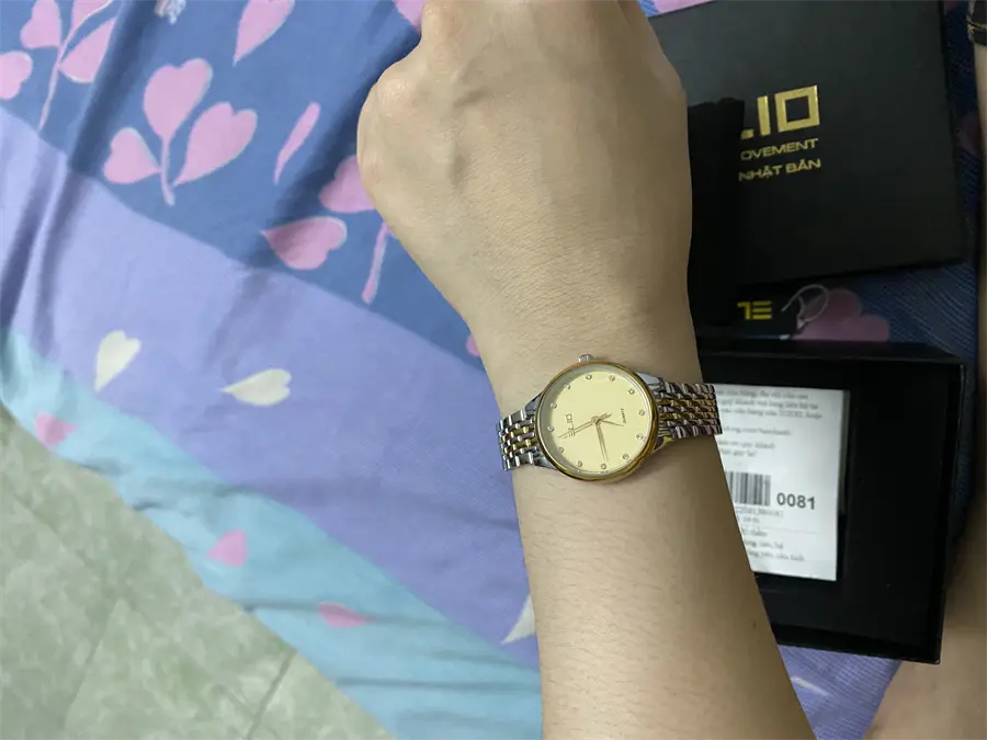 Khách hàng review Đồng hồ ELIO Nàng Thơ 27 mm Nữ ES059-02 3