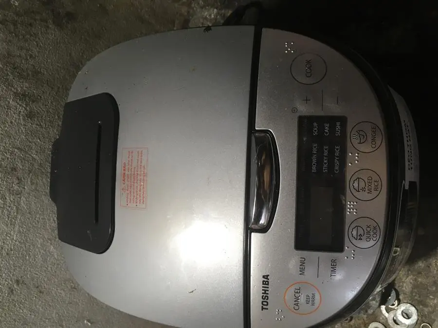 Khách hàng review Nồi cơm điện tử Toshiba 1.8 lít RC-18DR2PV(K) 10