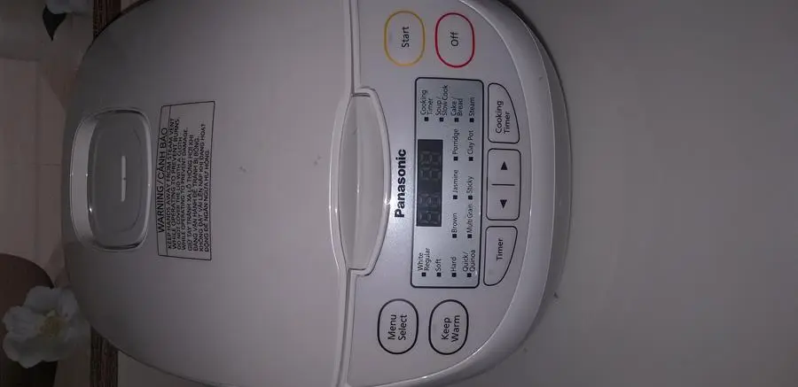 Khách hàng review Nồi cơm điện tử Panasonic 1 lít SR-CL108WRA 9