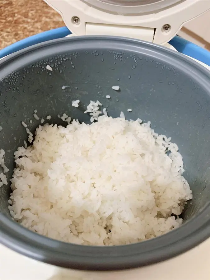 Khách hàng review Nồi cơm nắp gài Happycook 0.6 lít HC-060 2