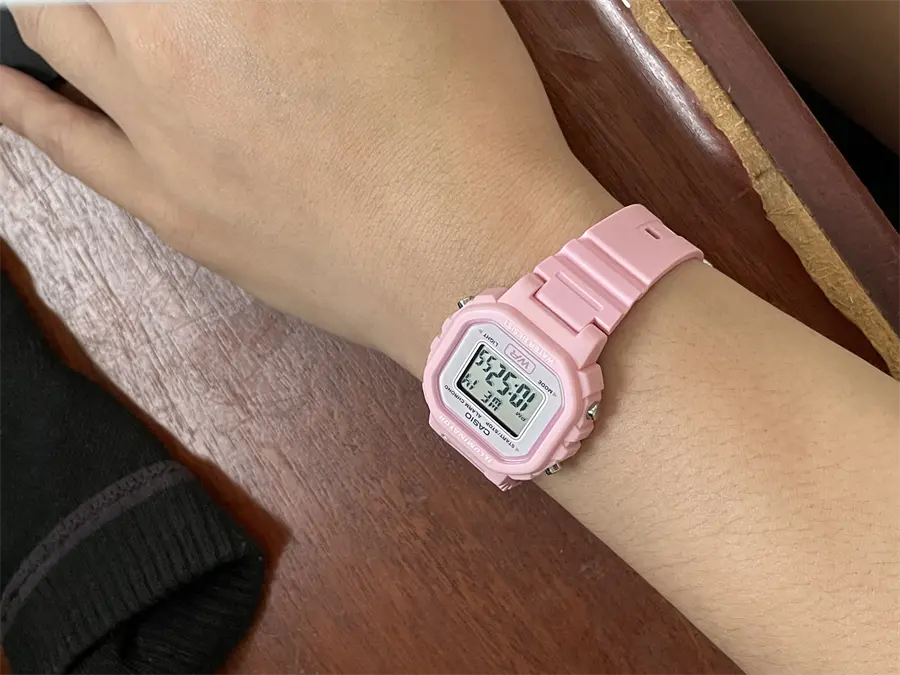 Khách hàng review Đồng hồ CASIO 30 mm Nữ LA-20WH-4A1DF 2