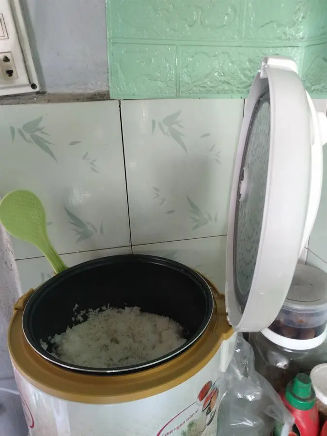 Khách hàng review Nồi cơm nắp gài Sunhouse 2.8 lít SH 830 4