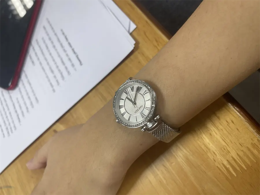 Khách hàng review Đồng hồ Nakzen Pha Lê Tuyết 28 mm Nữ SS8424L-7 3
