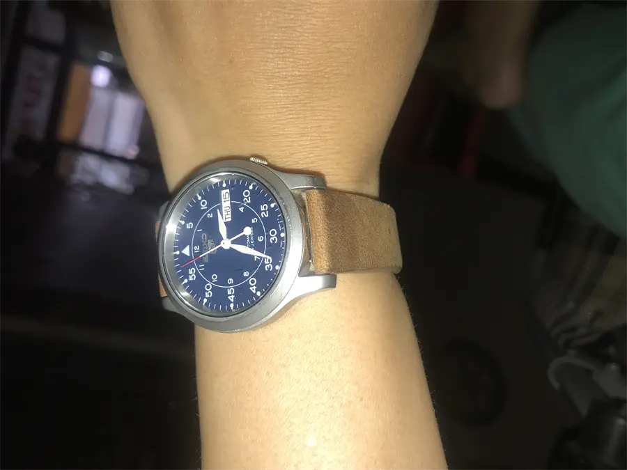 Khách hàng review Dây da đồng hồ 18mm L013-04-18 Nâu 1