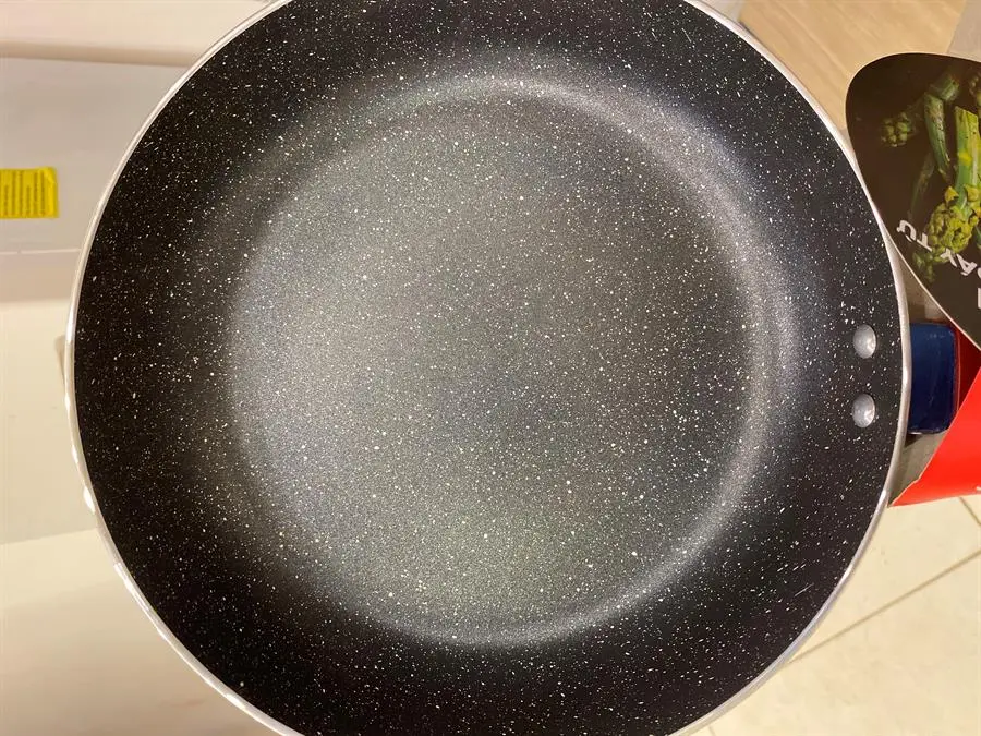 Khách hàng review Chảo nhôm chống dính vân đá đáy từ 30 cm Delites CE001-30 5