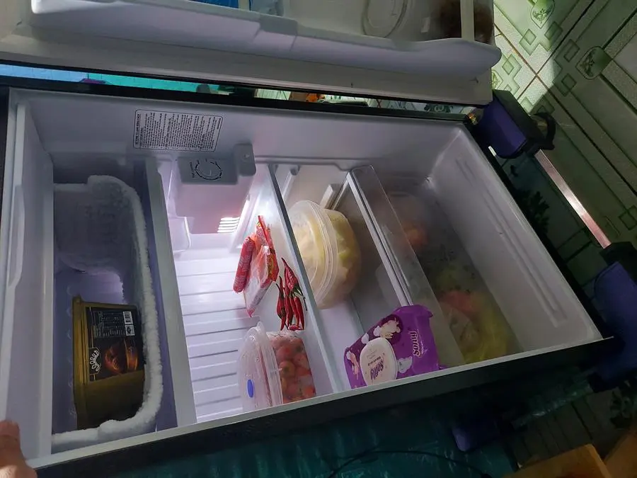 Khách hàng review Tủ lạnh Aqua 90 lít AQR-D99FA(BS) 54