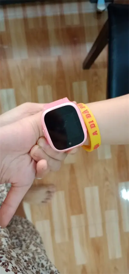 Khách hàng review Đồng hồ định vị trẻ em Masstel Smart Hero 10 7