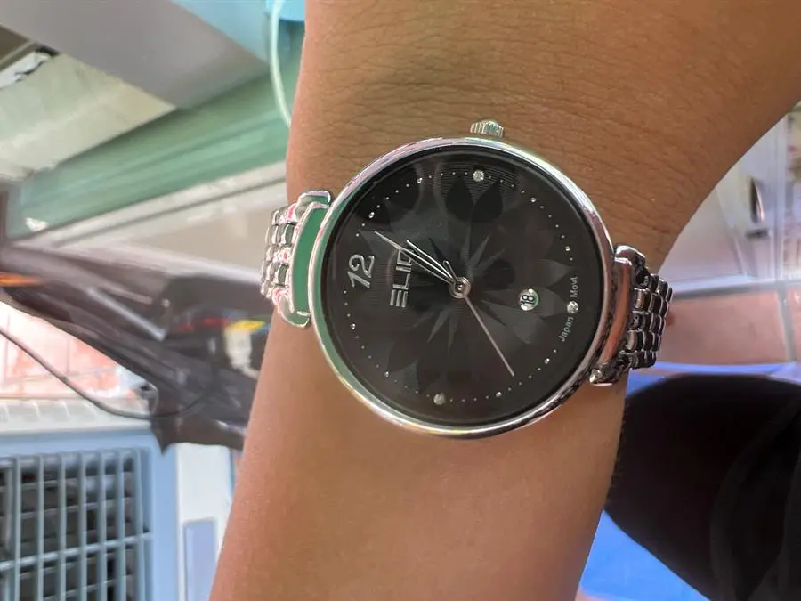 Khách hàng review Đồng hồ ELIO Flower 30 mm Nữ ES120-01 1