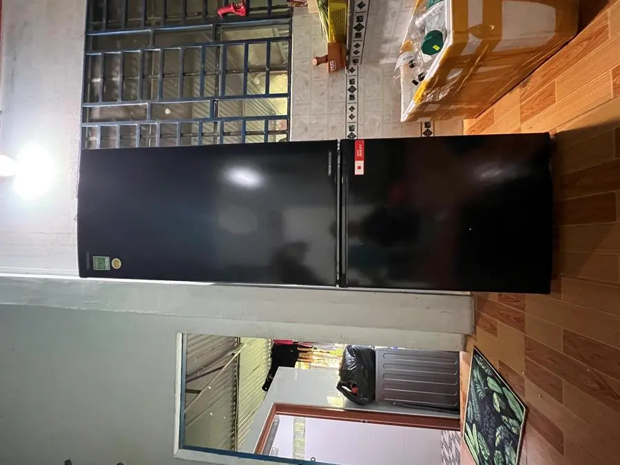 Khách hàng review Tủ lạnh Toshiba Inverter 270 lít GR-RB350WE-PMV(30)-BS 8