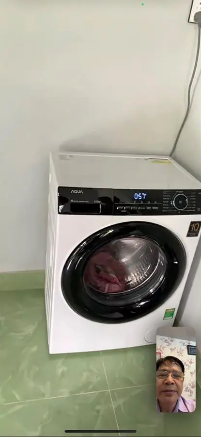 Khách hàng review Máy giặt Aqua Inverter 8 KG AQD-A800F W 14