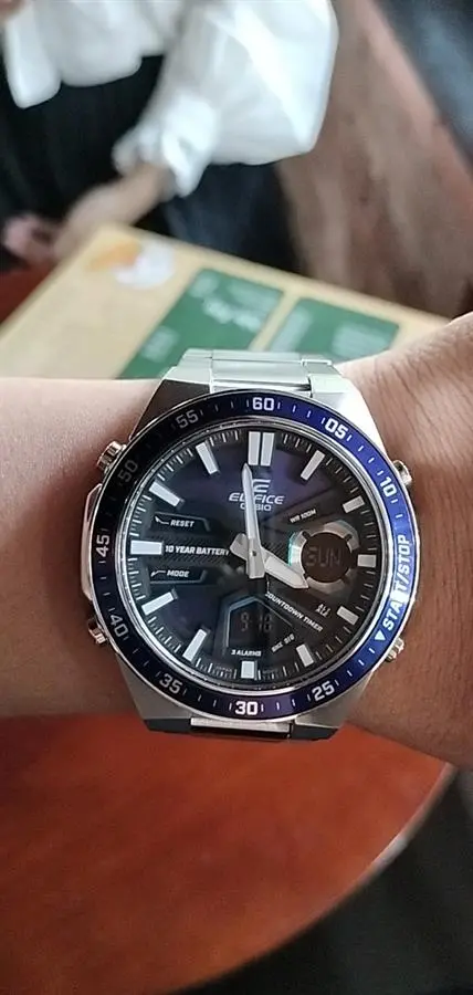 hách hàng review Đồng hồ EDIFICE CASIO 46.9 mm Nam EFV-C110D-2AVDF 6