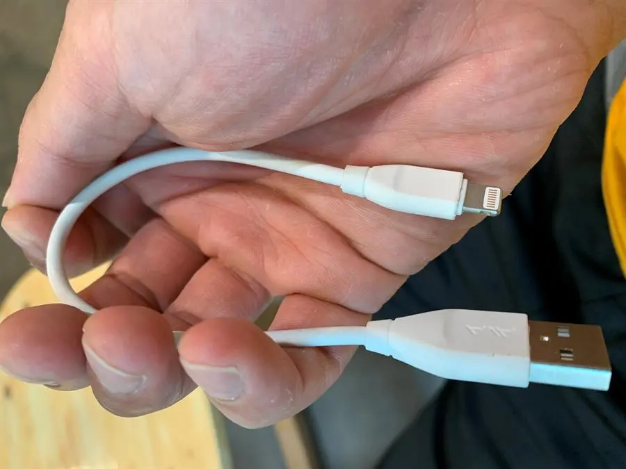 Khách hàng review Cáp Lightning 0.2m AVA Speed II 1