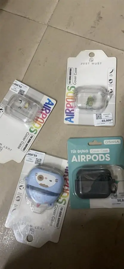 Khách hàng review Túi đựng AirPods Pro Nhựa cứng trong JM PD01 1
