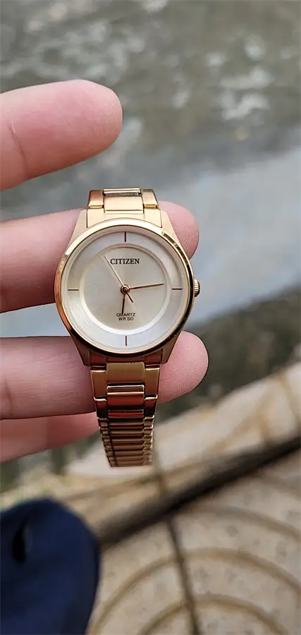 Khách hàng review Đồng hồ CITIZEN 26.5 mm Nữ ER0205-80X 2
