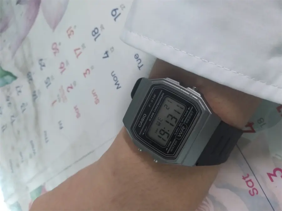 Khách hàng review Đồng hồ Casio 35.2 mm Nam F-91WM-1BDF 4