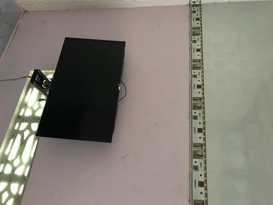 Khách hàng review Tivi FFalcon 32 inch 32F1 10