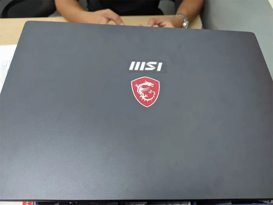 Khách hàng review Laptop MSI Modern 14 B11MOU i3 1115G4/8GB/256GB/Win11 (1027VN) 7