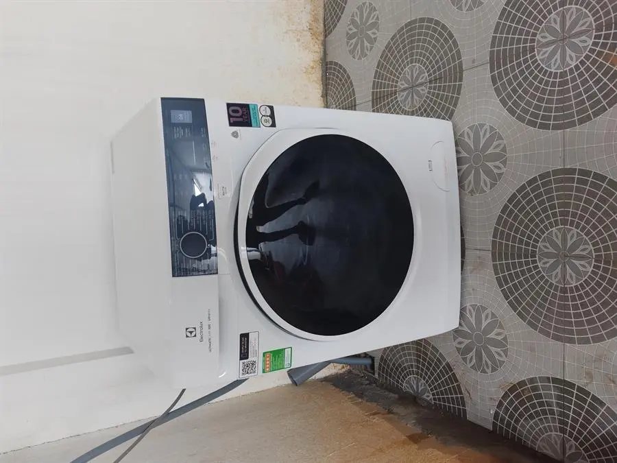 Khách hàng review Máy giặt Electrolux UltimateCare 500 Inverter 9 kg EWF9024P5WB 8