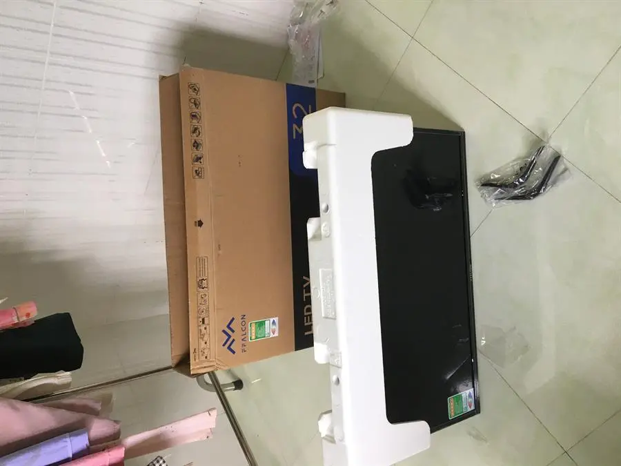 Khách hàng review Tivi FFalcon 32 inch 32F1 7