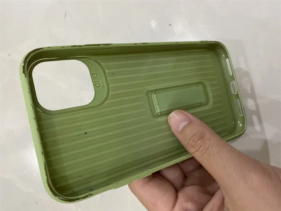 Khách hàng review Ốp lưng iPhone 11 Nhựa dẻo Luggage Kick JM 1