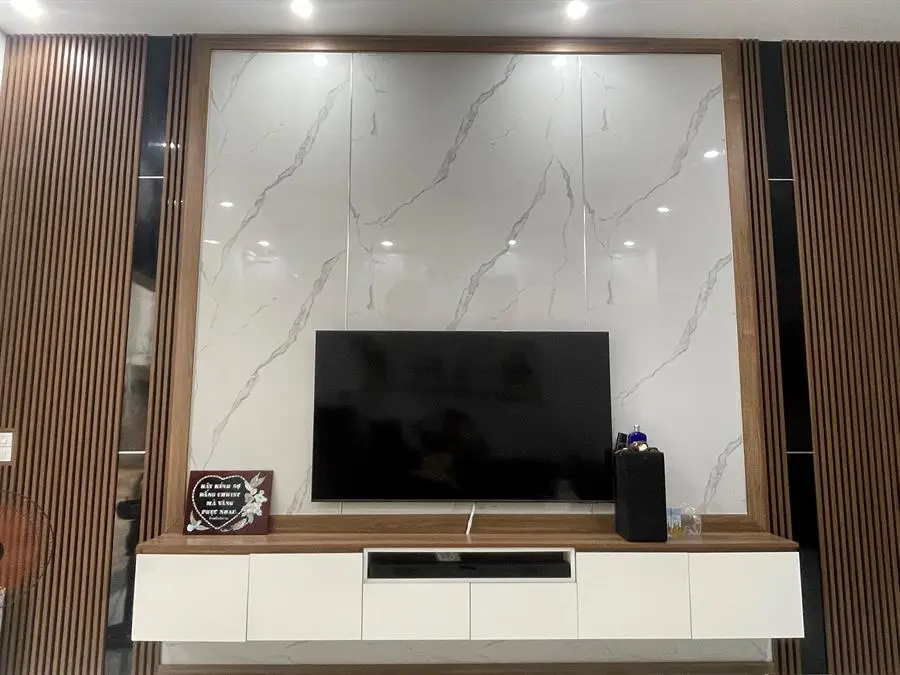 Khách hàng review Smart Tivi Samsung 4K Crystal UHD 65 inch UA65AU8100 37
