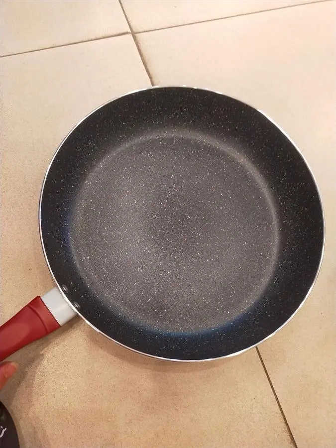 Khách hàng review Chảo nhôm chống dính vân đá đáy từ 30 cm Delites CE001-30 2