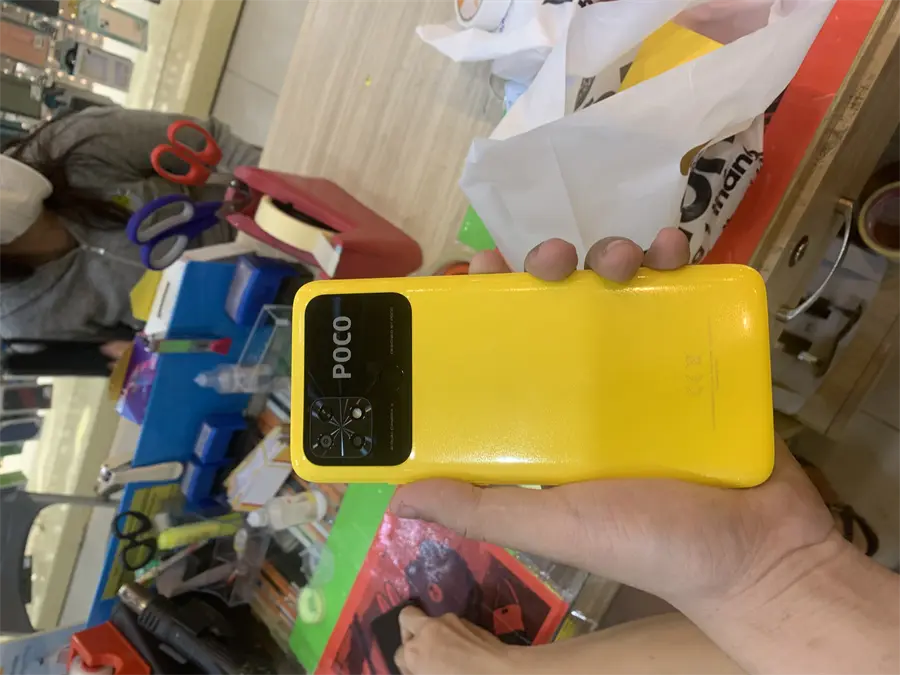 Khách hàng review Điện thoại POCO C40 11