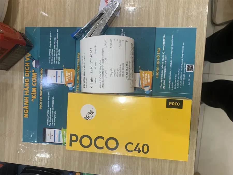 Khách hàng review Điện thoại POCO C40 10