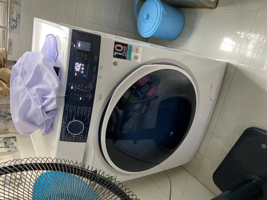Khách hàng review Máy giặt Electrolux UltimateCare 500 Inverter 10 kg EWF1024P5WB 14