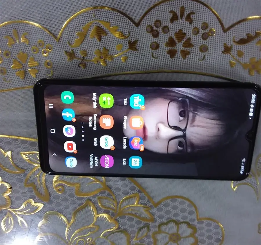Khách hàng review Điện thoại Samsung Galaxy A04s 8