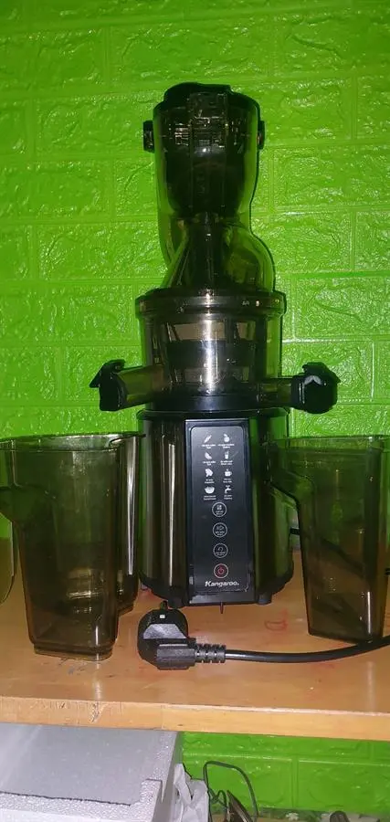 Khách hàng review Máy ép chậm Kangaroo KG200SJD2 1